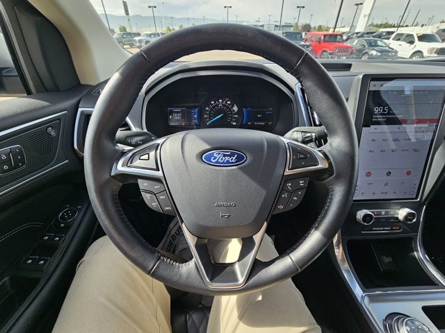 2024 Ford Edge Titanium photo 8