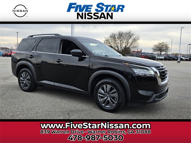 2022 Nissan Pathfinder SV's photo