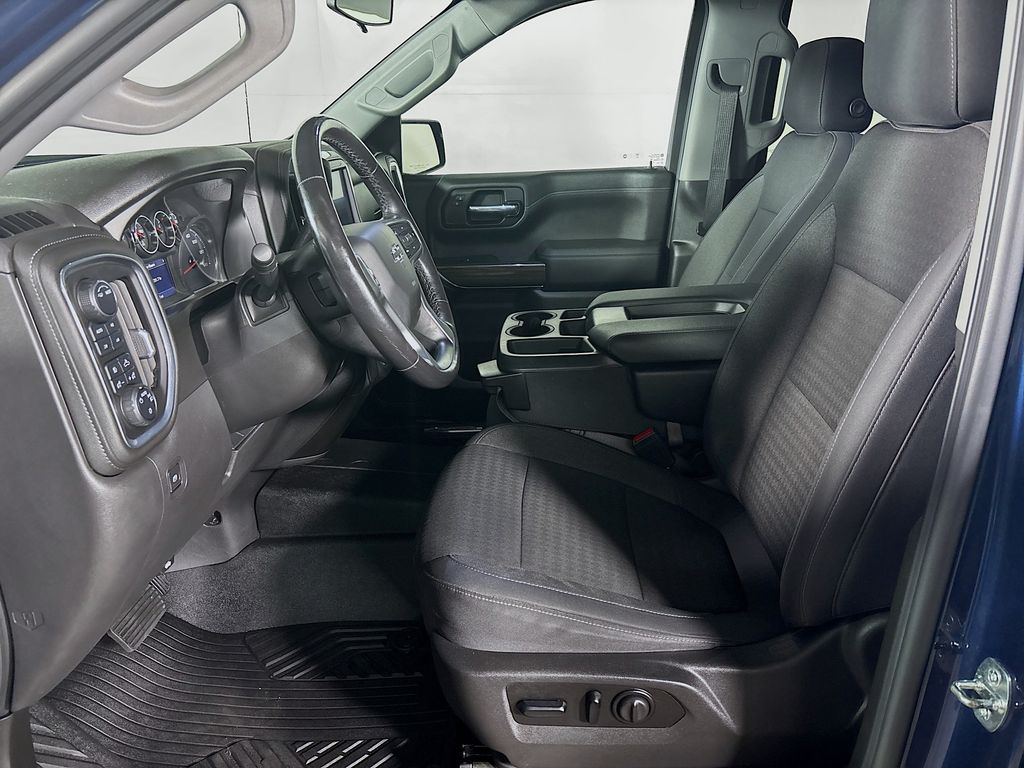 2021 Chevrolet Silverado 1500 RST photo 11