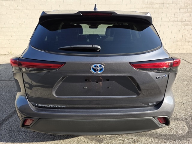 2021 Toyota Highlander Hybrid XLE photo 3
