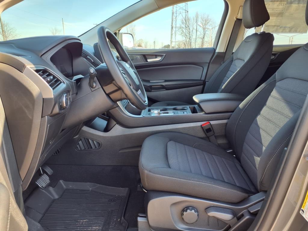 2024 Ford Edge SE photo 3