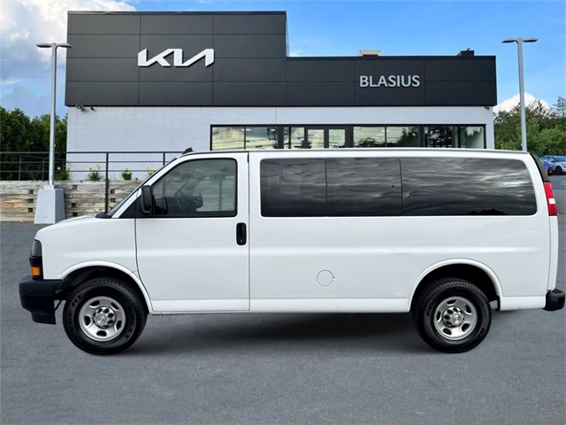 2022 Chevrolet Express 2500 LS Passenger photo 4
