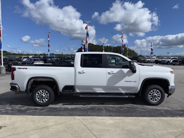 2024 Chevrolet Silverado 2500HD LT photo 3