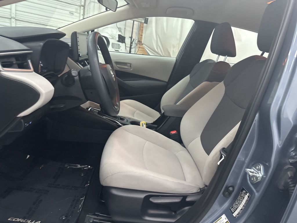 2022 Toyota Corolla LE photo 18