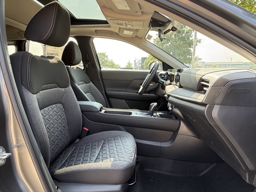 2025 Nissan Kicks SV photo 30