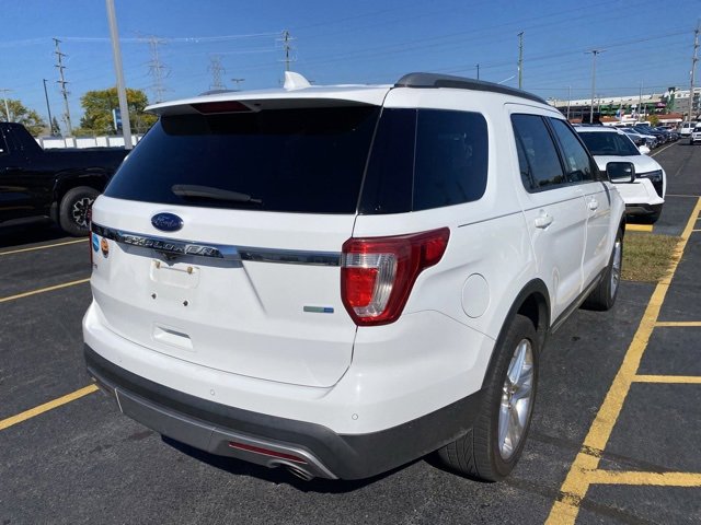 2016 Ford Explorer XLT photo 3