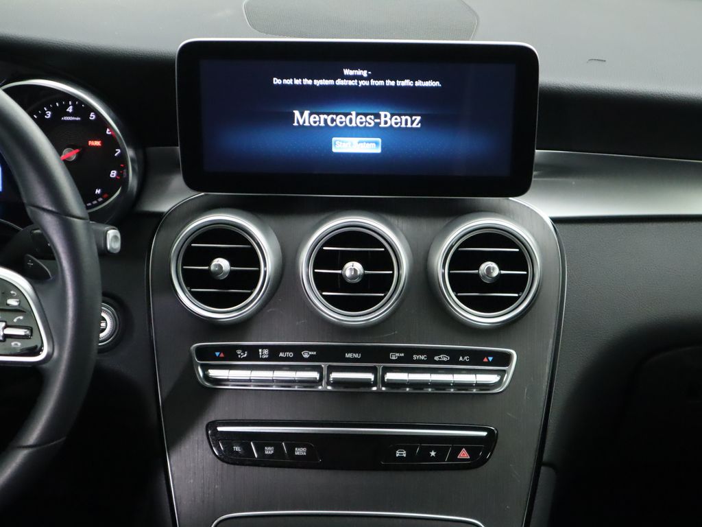 2022 Mercedes Benz GLC 300 photo 13
