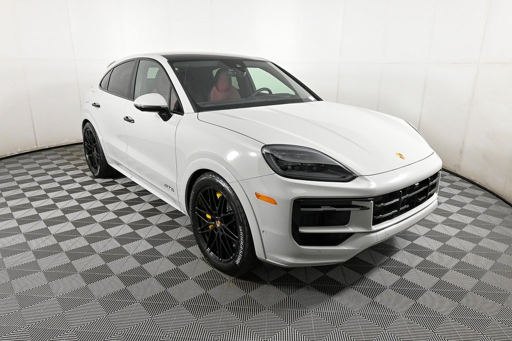 2026 Porsche Cayenne GTS Coupe photo 26