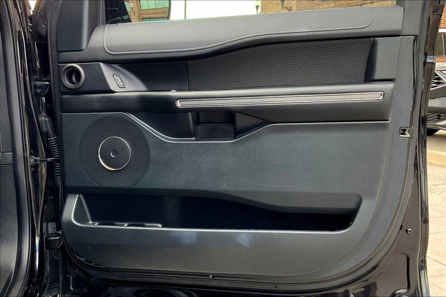 2021 Ford Expedition XLT photo 22