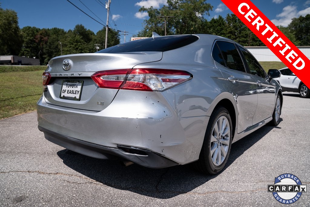 2019 Toyota Camry SE XLE photo 7