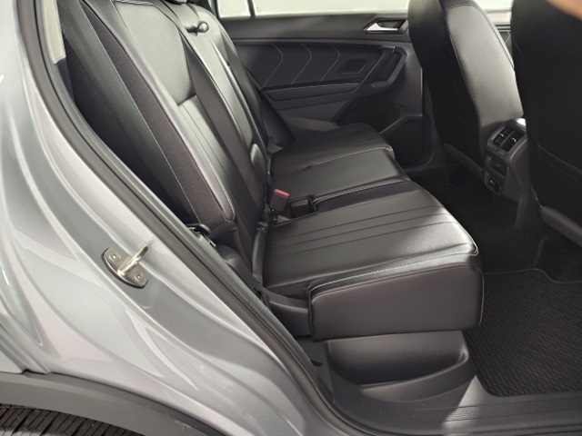 2024 Volkswagen Tiguan SE Wolfsburg Edition photo 14