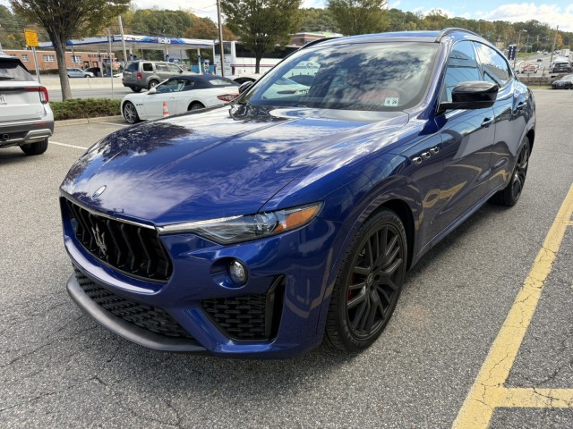 2021 Maserati Levante GT photo 3