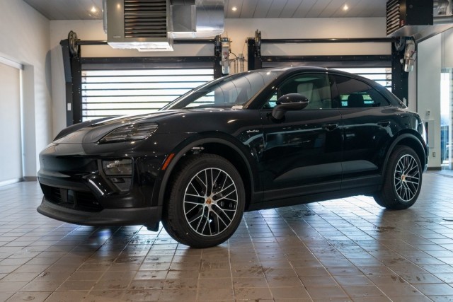2025 Porsche Macan Electric 4