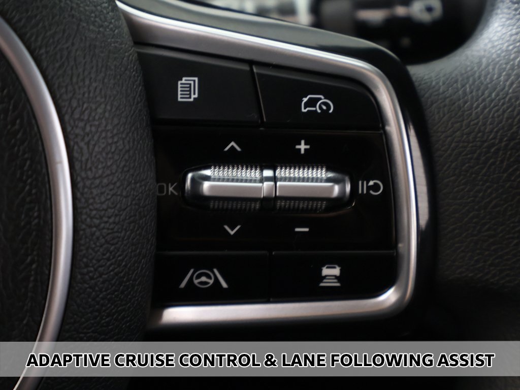 2025 Kia Sorento LX photo 3