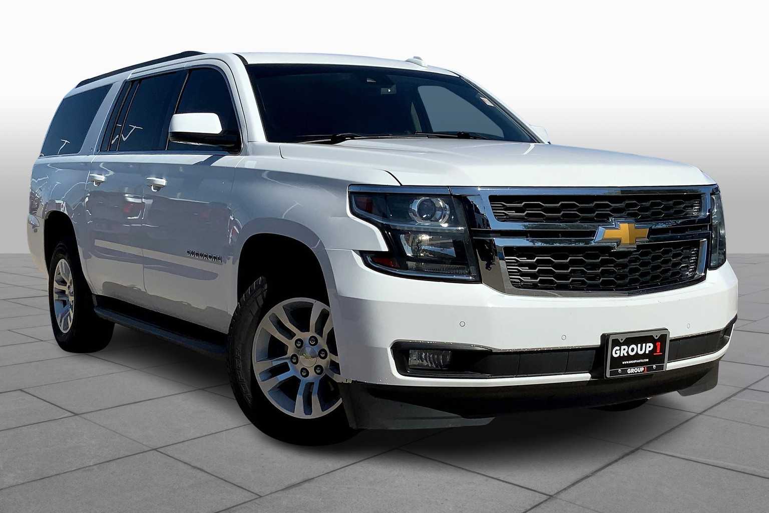 2016 Chevrolet Suburban LT photo 2