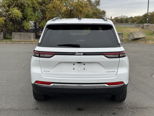 2024 Jeep Grand Cherokee Limited photo 4