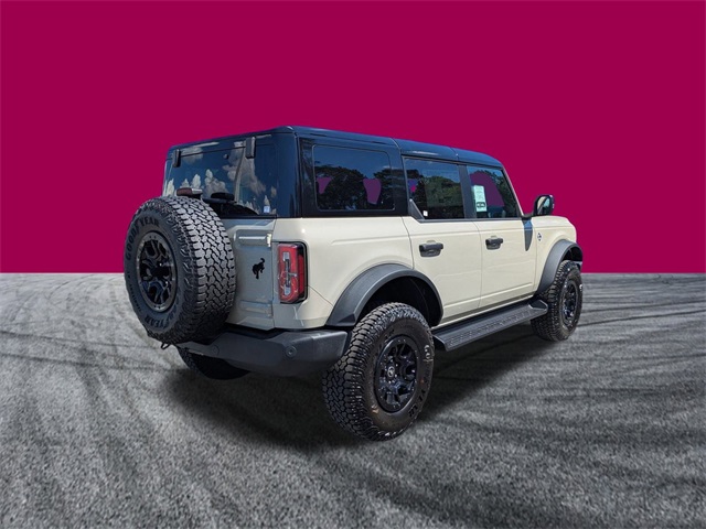 2025 Ford Bronco Outer Banks photo 4