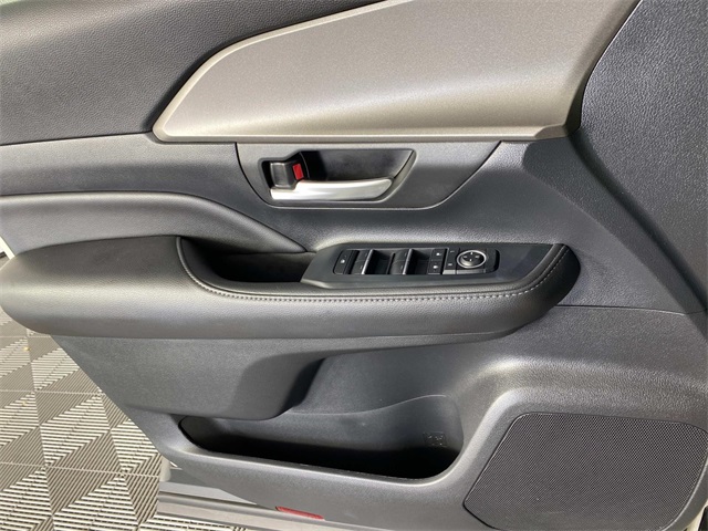 2024 Toyota Grand Highlander XLE photo 19