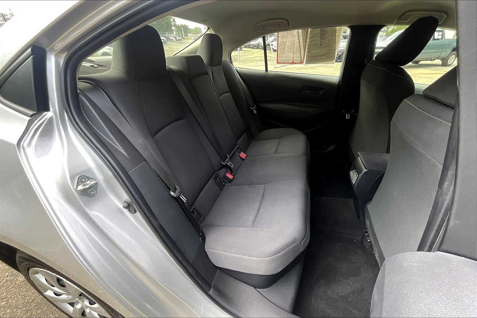 2023 Toyota Corolla Hybrid LE photo 18