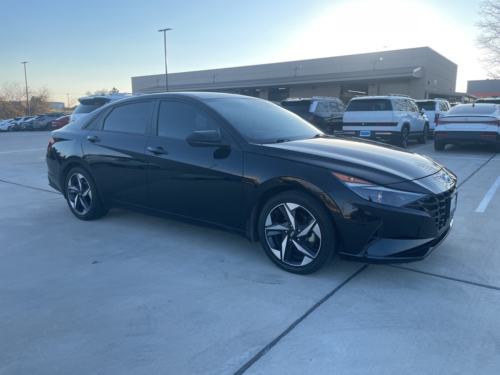 2023 Hyundai Elantra SEL's photo