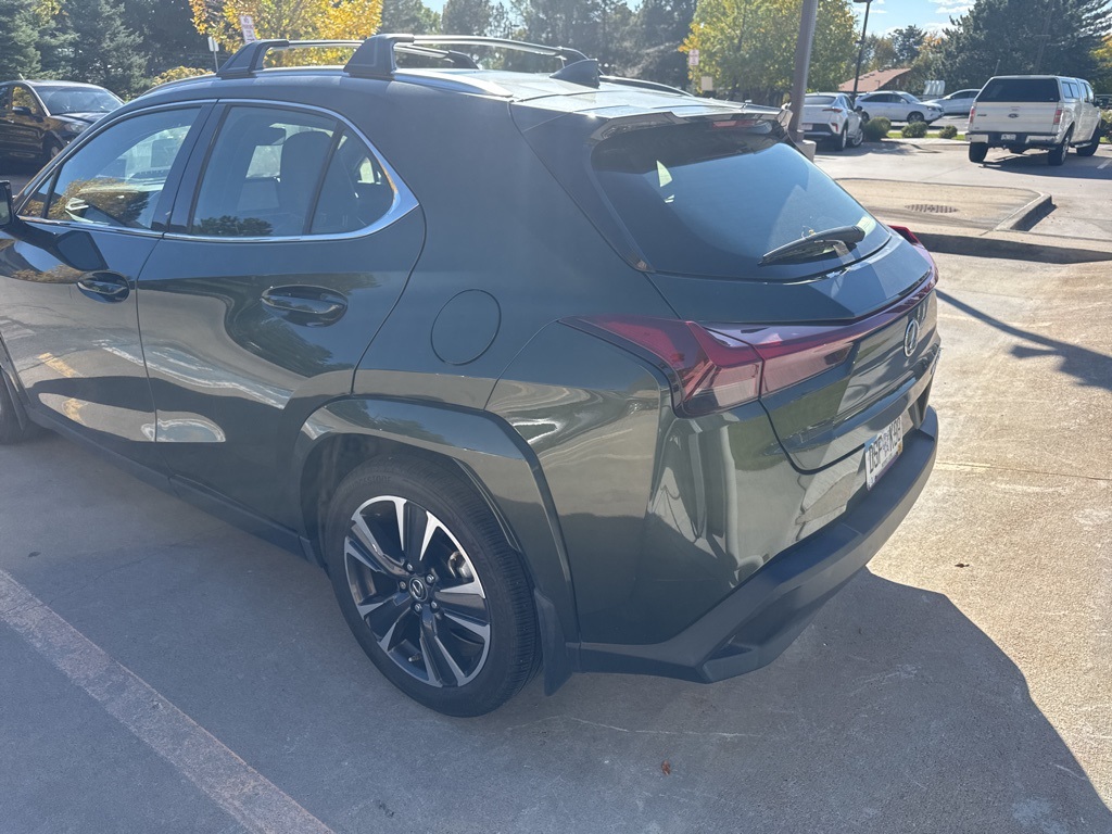 2023 Lexus UX 250h Premium photo 4