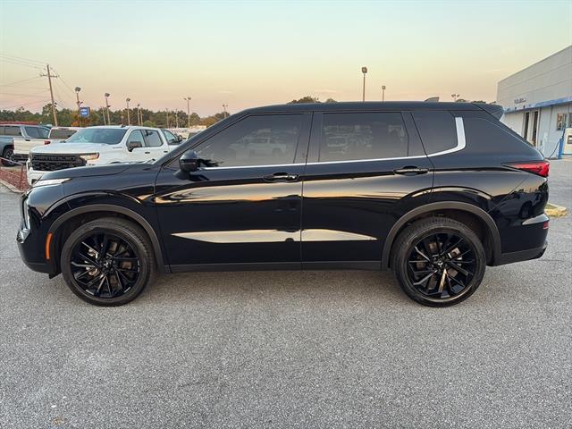 2024 Mitsubishi Outlander SE photo 3