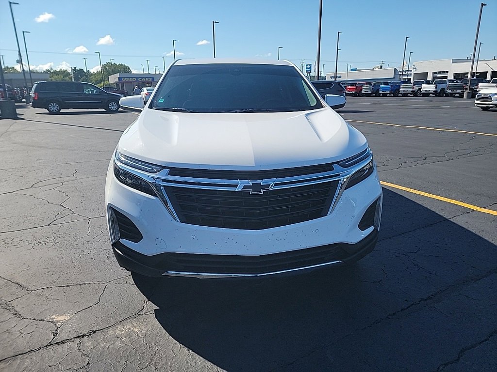 2024 Chevrolet Equinox LT photo 3