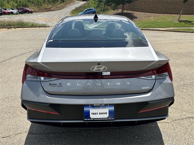 2025 Hyundai Elantra Hybrid Limited photo 4