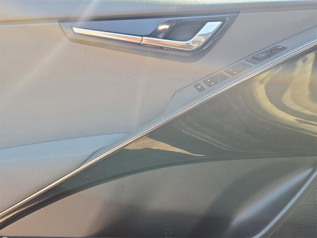 2023 Kia Niro EX Touring photo 15