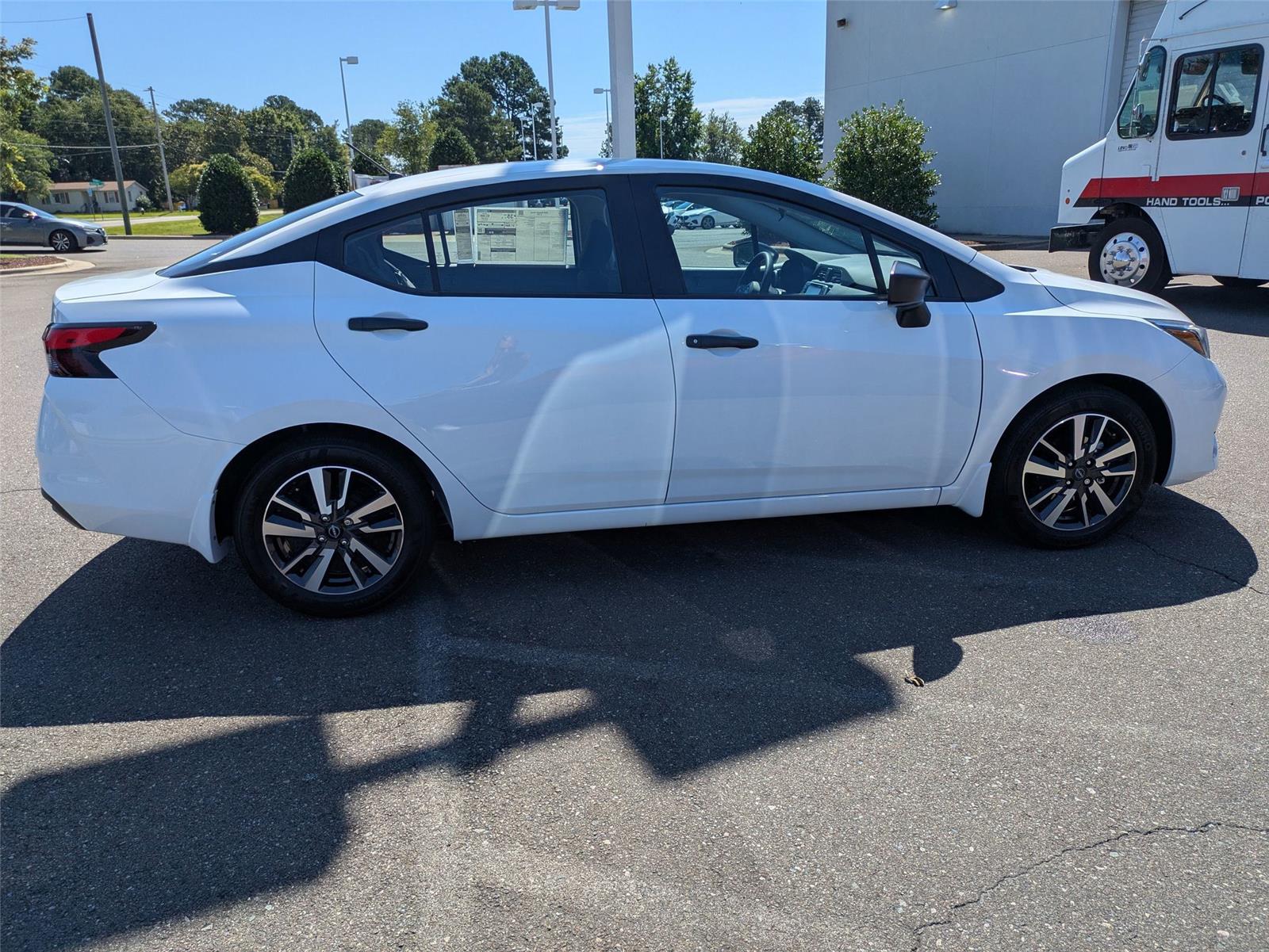 2025 Nissan Versa S photo 4