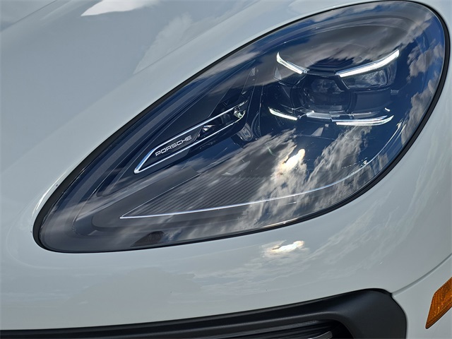 2022 Porsche Macan Base photo 30