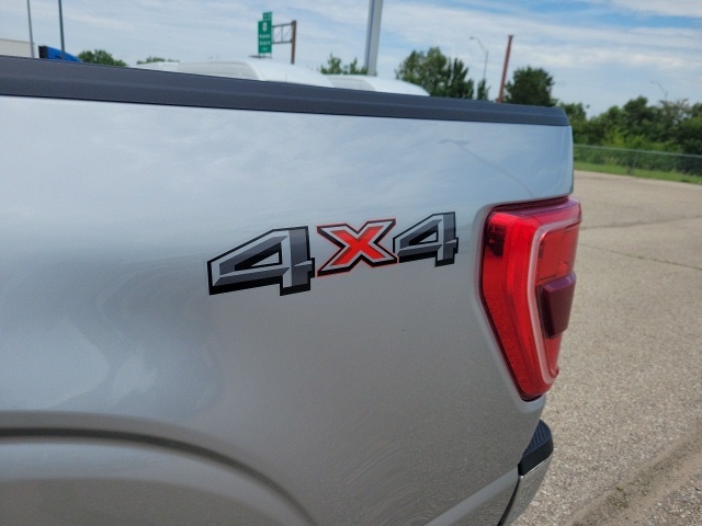 2023 Ford F-150 XLT photo 3