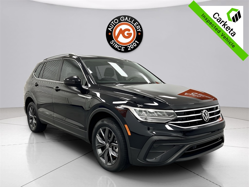 2022 Volkswagen Tiguan SE's photo