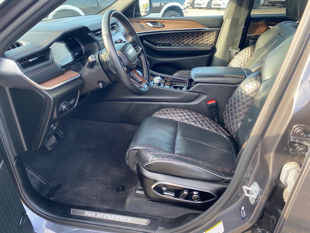 2022 Jeep Grand Cherokee Summit photo 7