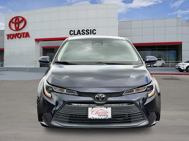 2023 Toyota Corolla LE photo 2