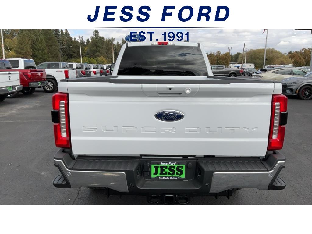 2026 Ford F-350 Lariat photo 4