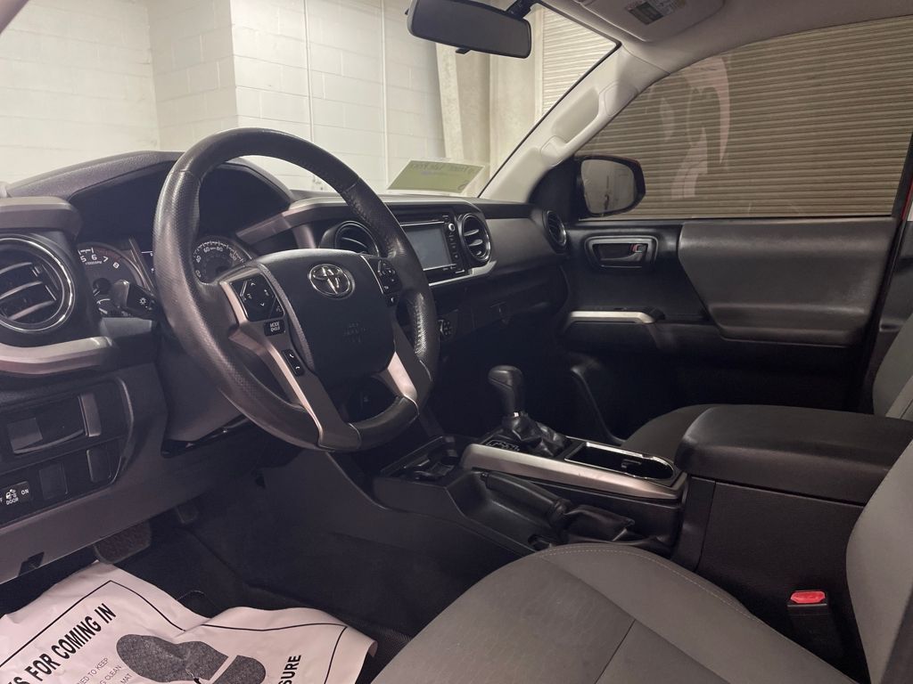 2016 Toyota Tacoma SR5 photo 4