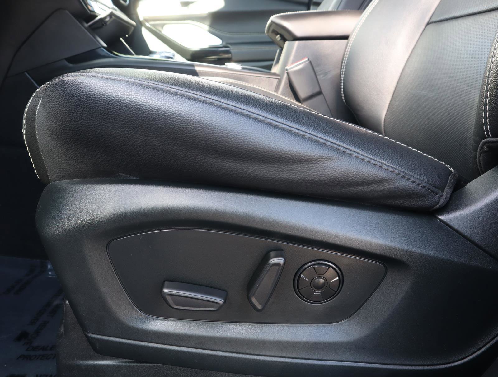 2021 Ford Explorer ST photo 18