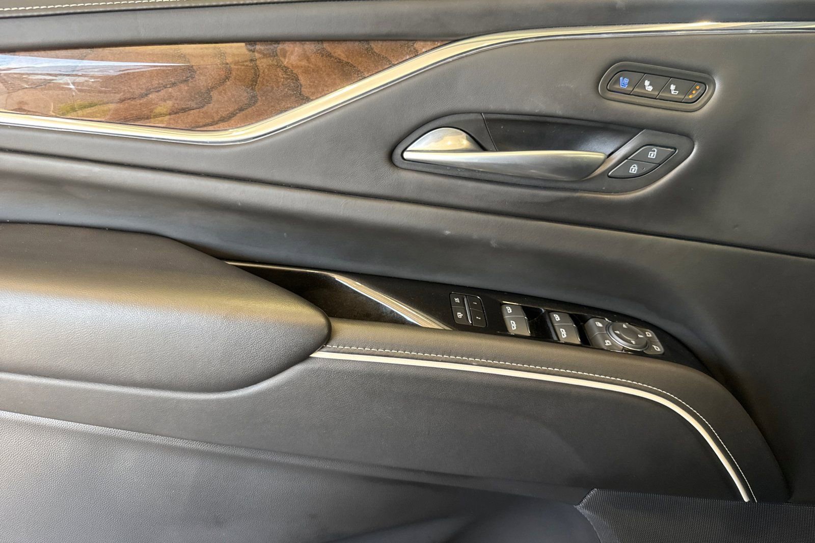 2024 Cadillac Escalade ESV Sport Platinum photo 10