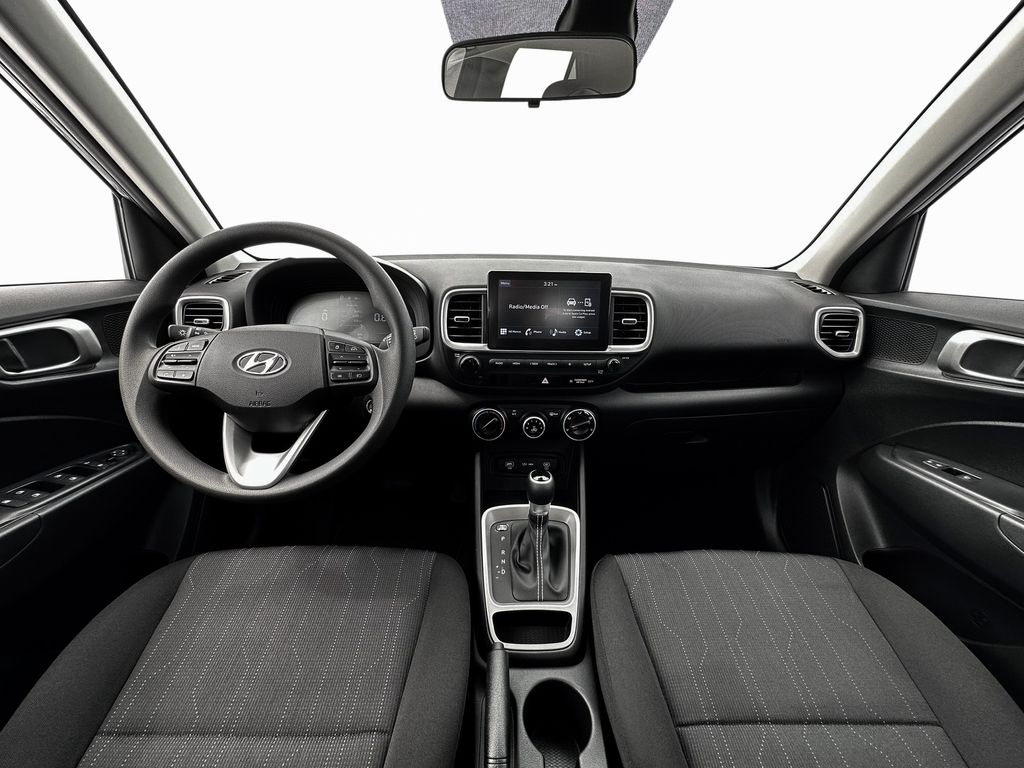 2025 Hyundai Venue SE photo 12
