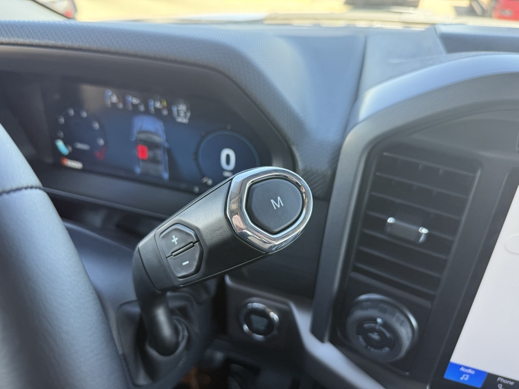 2025 Ford F-150 XLT photo 14