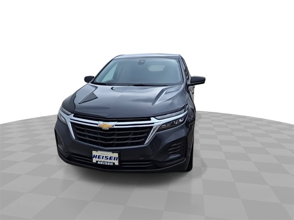 2022 Chevrolet Equinox LS photo 3