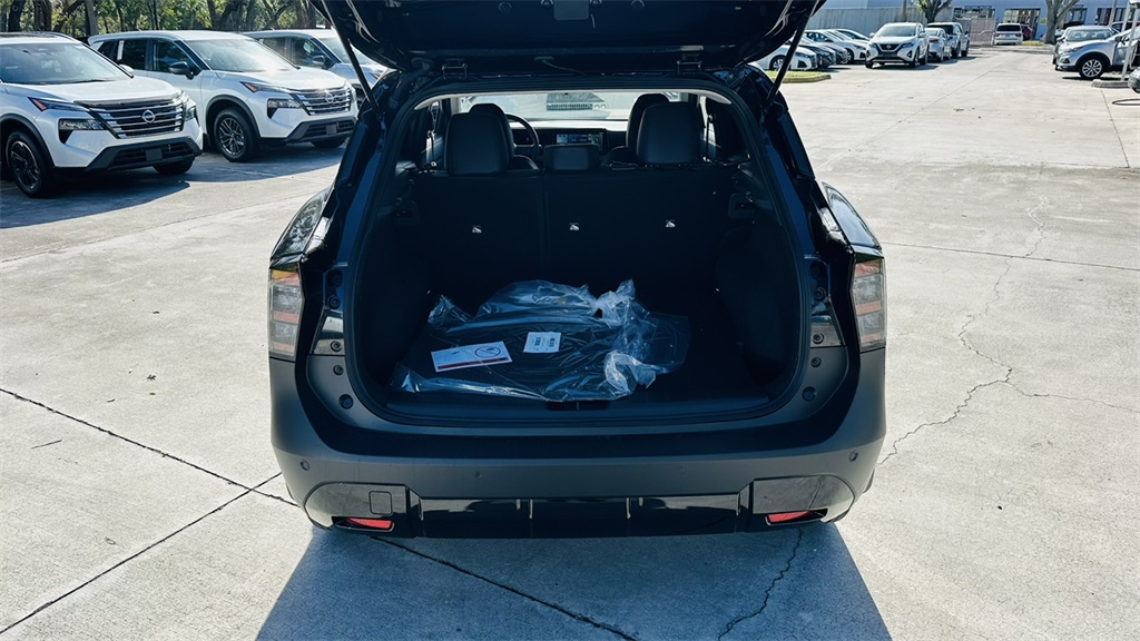 2026 Nissan Kicks SR photo 26