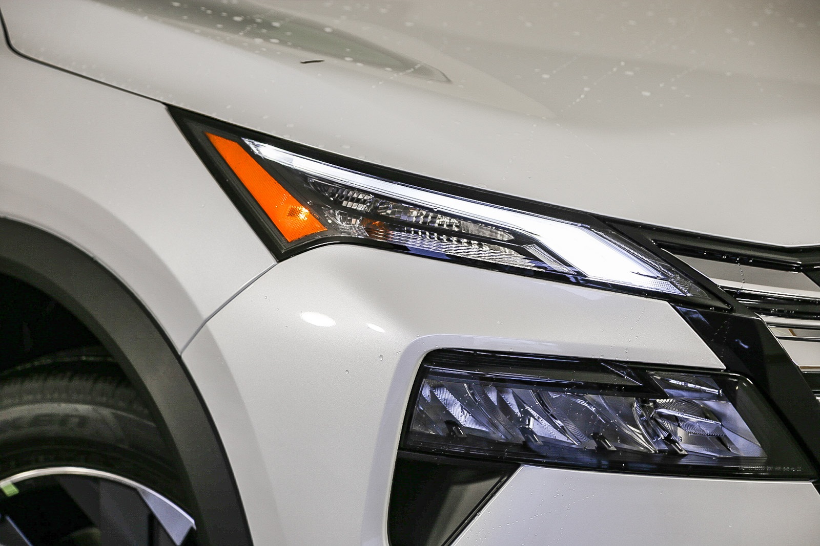 2026 Nissan Rogue SV photo 2