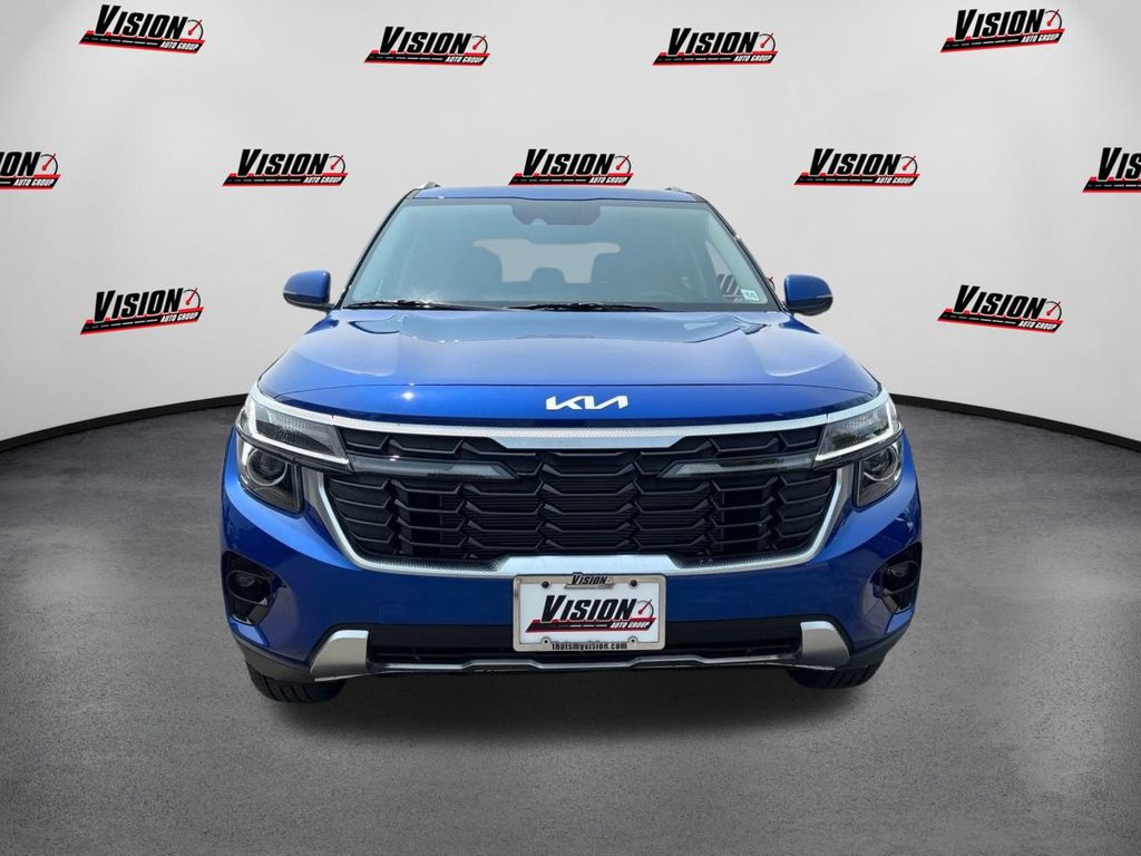 2025 Kia Seltos S photo 2