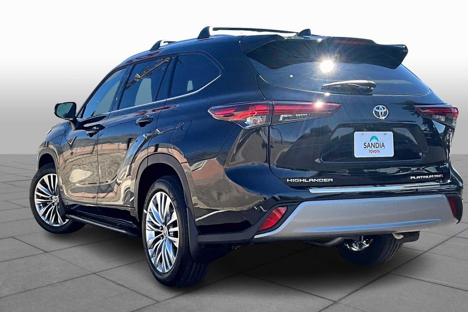 2025 Toyota Highlander Platinum photo 10