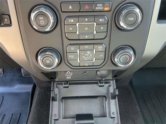 2014 Ford F-150 XLT photo 20