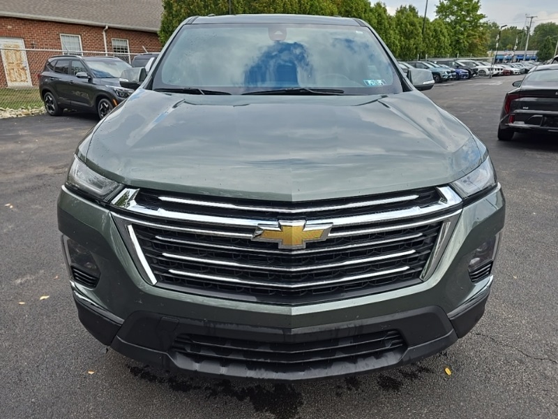 2023 Chevrolet Traverse photo 2