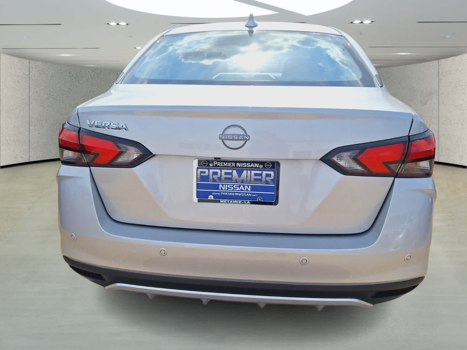2025 Nissan Versa SV photo 4