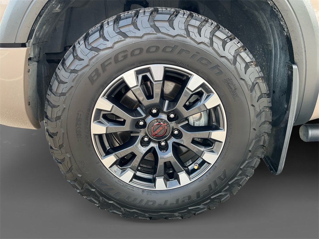 2023 Nissan Titan PRO-4X photo 13